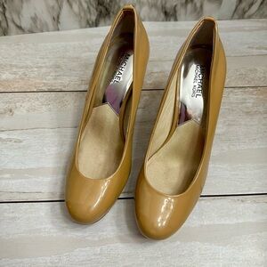 Michael Michael Kors Ionna Nude Beige Patent Leather Round Toe Platform Heels 10